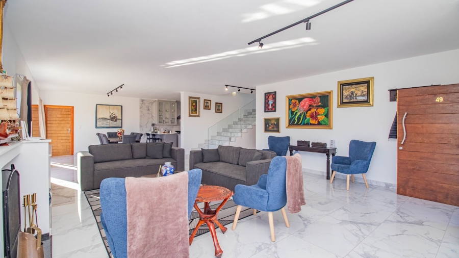 5 Bedroom Property for Sale in The Hill Western Cape